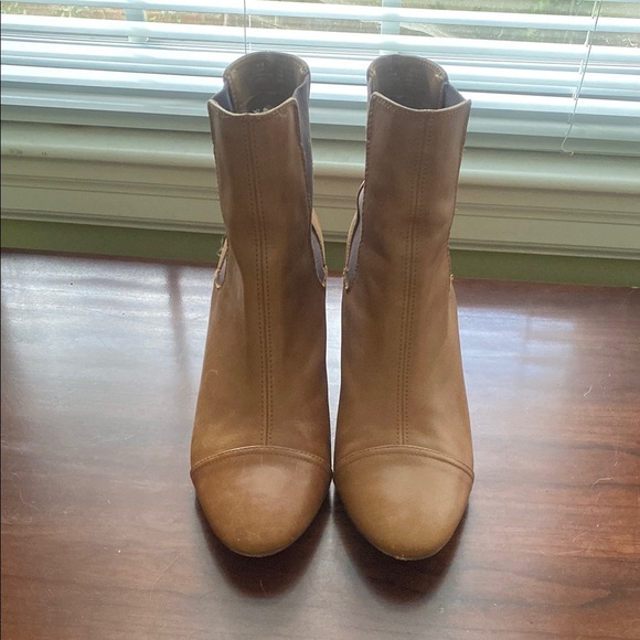GAP Tan Heeled Boots with Almond Toe - Picture 4 of 8